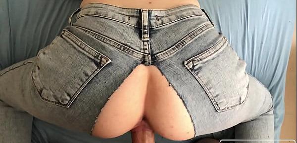  Turkish girl in ripped jeans has intense shaking orgasm